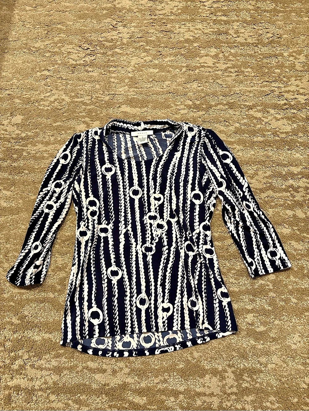 Grace Geometric Tunic in Blue & White Size Small Like New